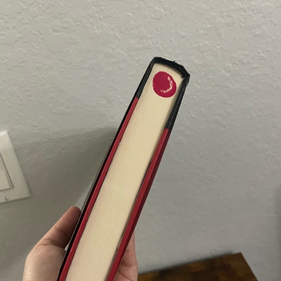 The couple next door hardcover book Shari lapena - Picture 6 of 6